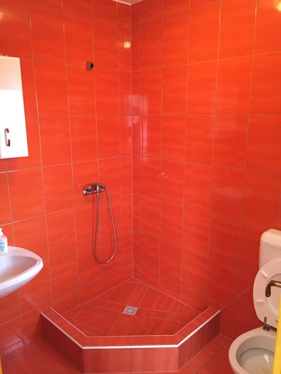 Aqua Thermal Soterapia Es Apartmanhaz Püspökladány Zimmer foto