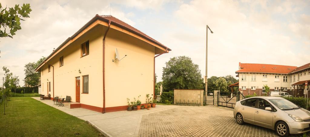 Aqua Thermal Soterapia Es Apartmanhaz Püspökladány Exterior foto